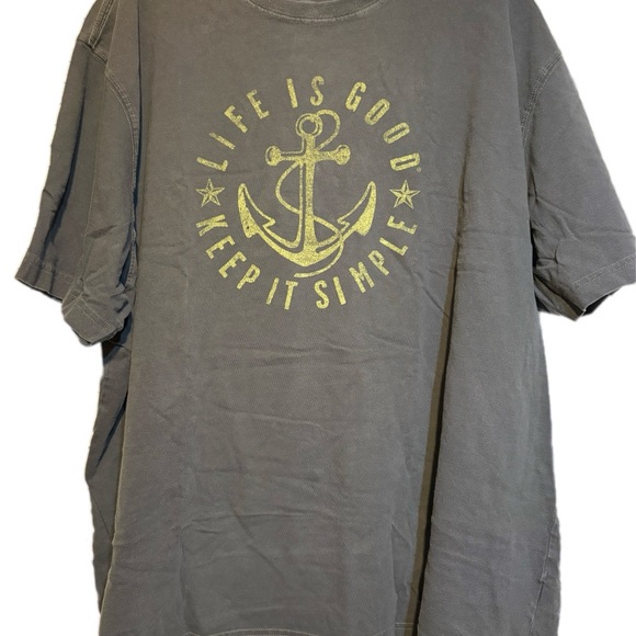 Life Is Good Men's Charcoal Tee with Yellow Anchor - Picture 2 of 4